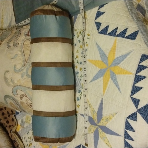 💕HP💕ACCESSORY PILLOW AND SHAM SET - Picture 3 of 7